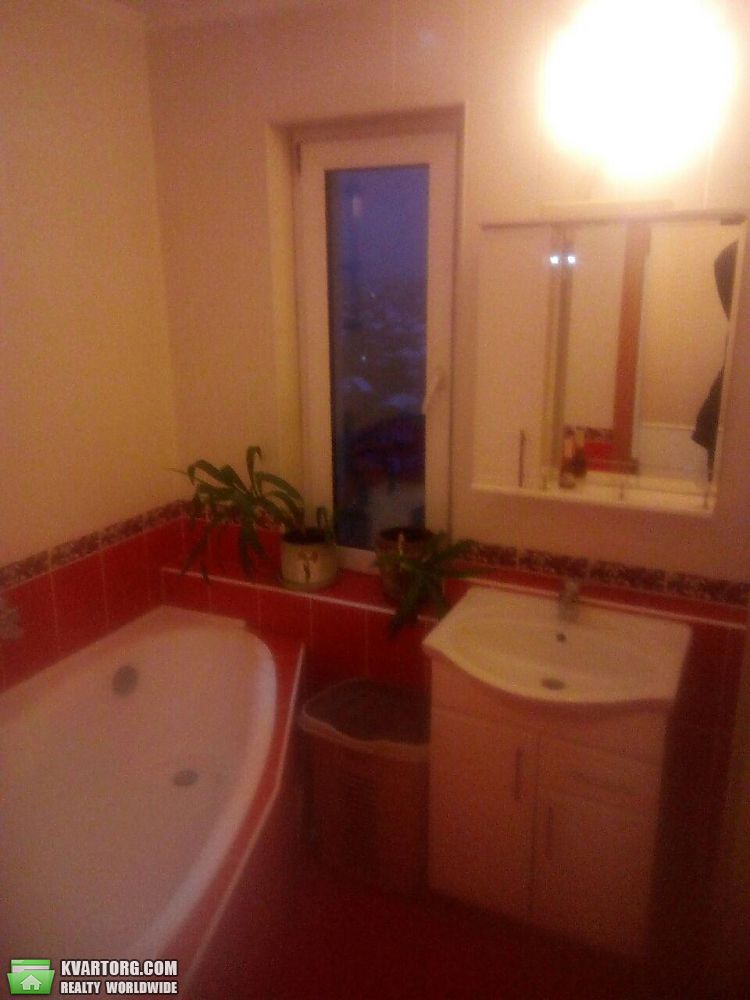 Rent out 2-room apartment. Киев,  Чавдар — photo 6