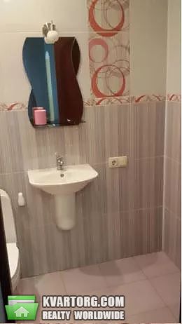 Rent out 2-room apartment. Киев,  Осенняя — photo 4