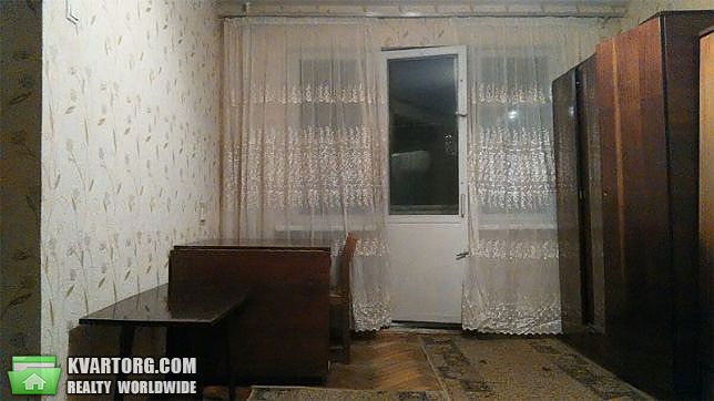 Rent out 1-room apartment. Киев,  Метростроевская — photo 1