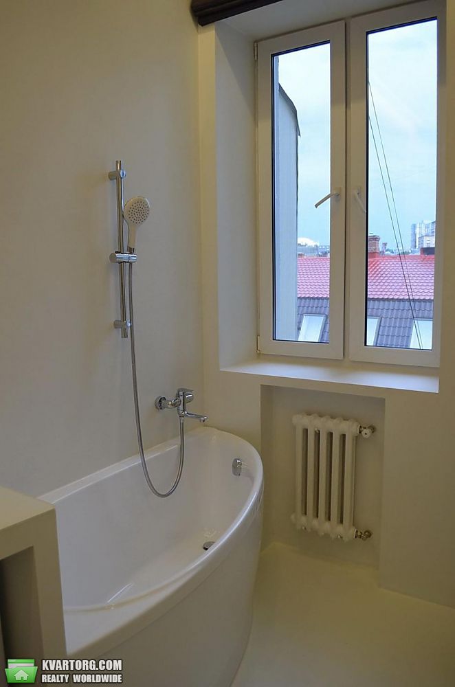 Rent out 2-room apartment. Киев,  Михайловский пер — photo 10
