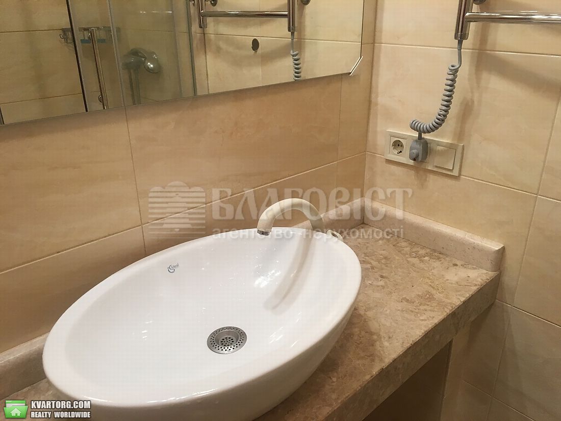 Rent out 2-room apartment. Киев,  Верхняя — photo 3