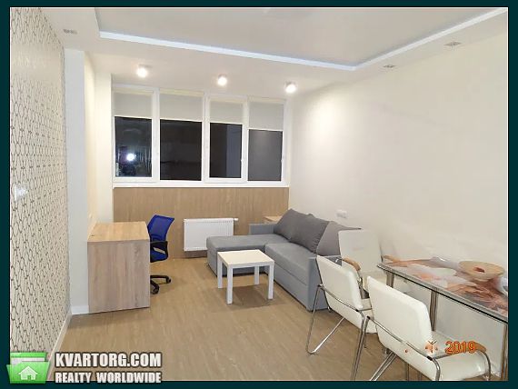 Rent out 2-room apartment. Киев, Аболмасова — photo 8