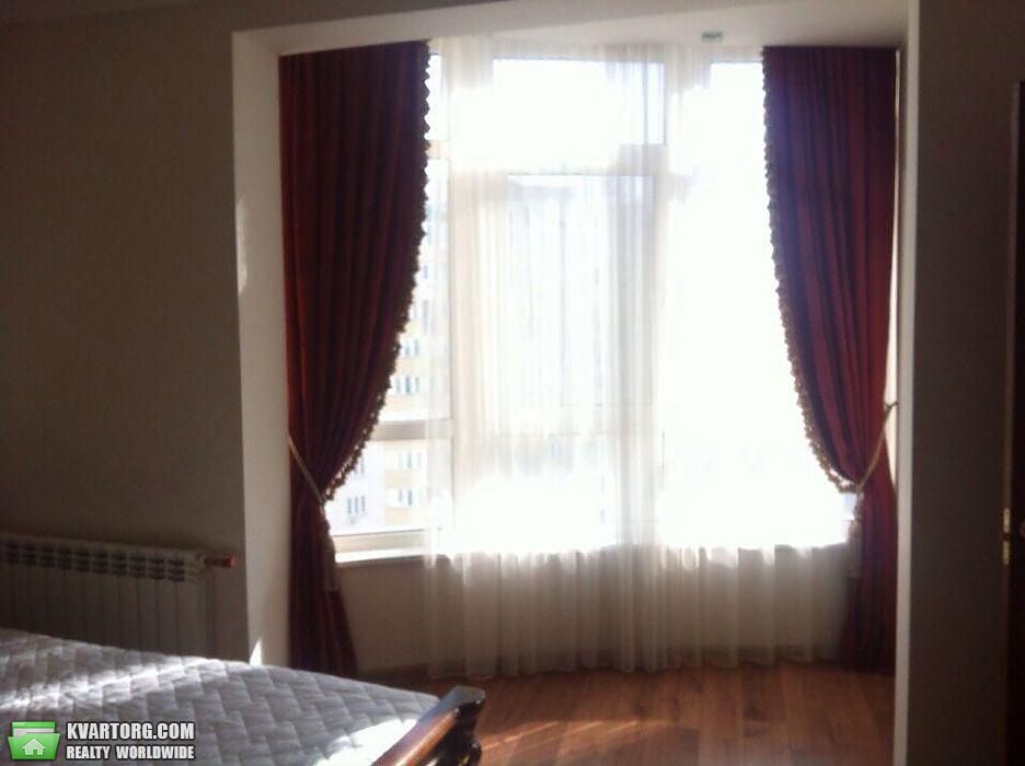 Rent out 3-room apartment. Киев,  Урловская — photo 3