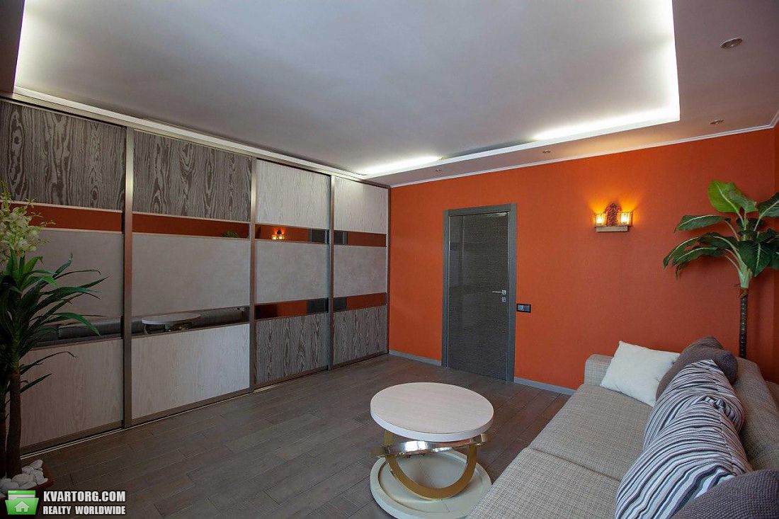 Rent out 5-room apartment. Киев, Деловая — photo 8
