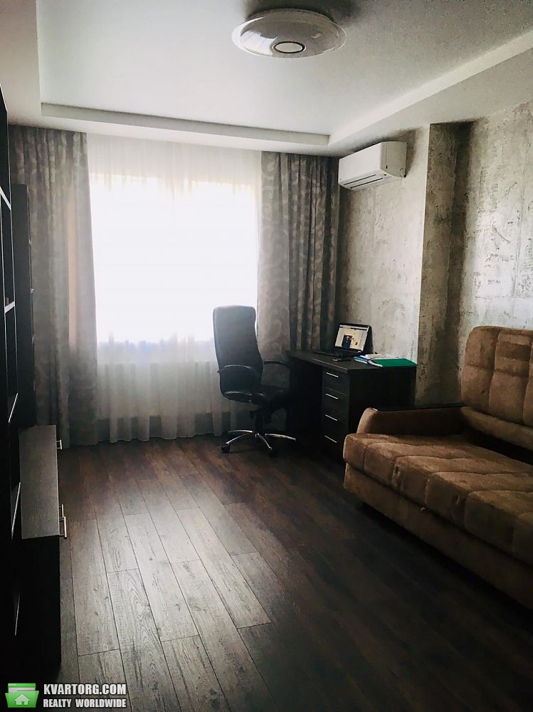 Rent out 4-room apartment. Киев,  Туманяна — photo 3