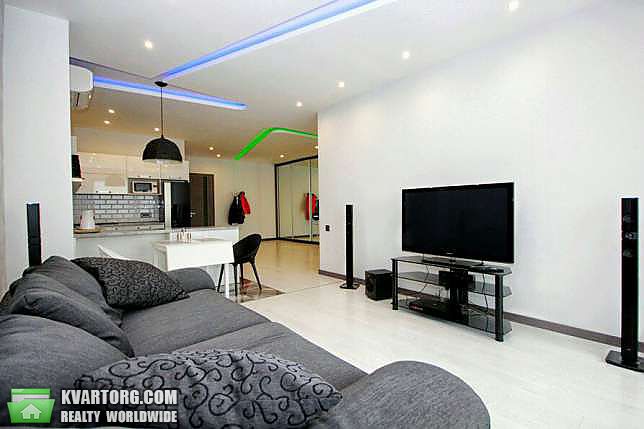 Rent out 2-room apartment. Одесса, Веры Инберг — photo 1