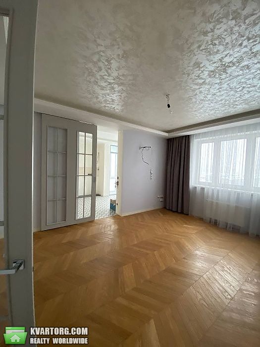 Sell 2-room apartment. Киев, Поправки — photo 1