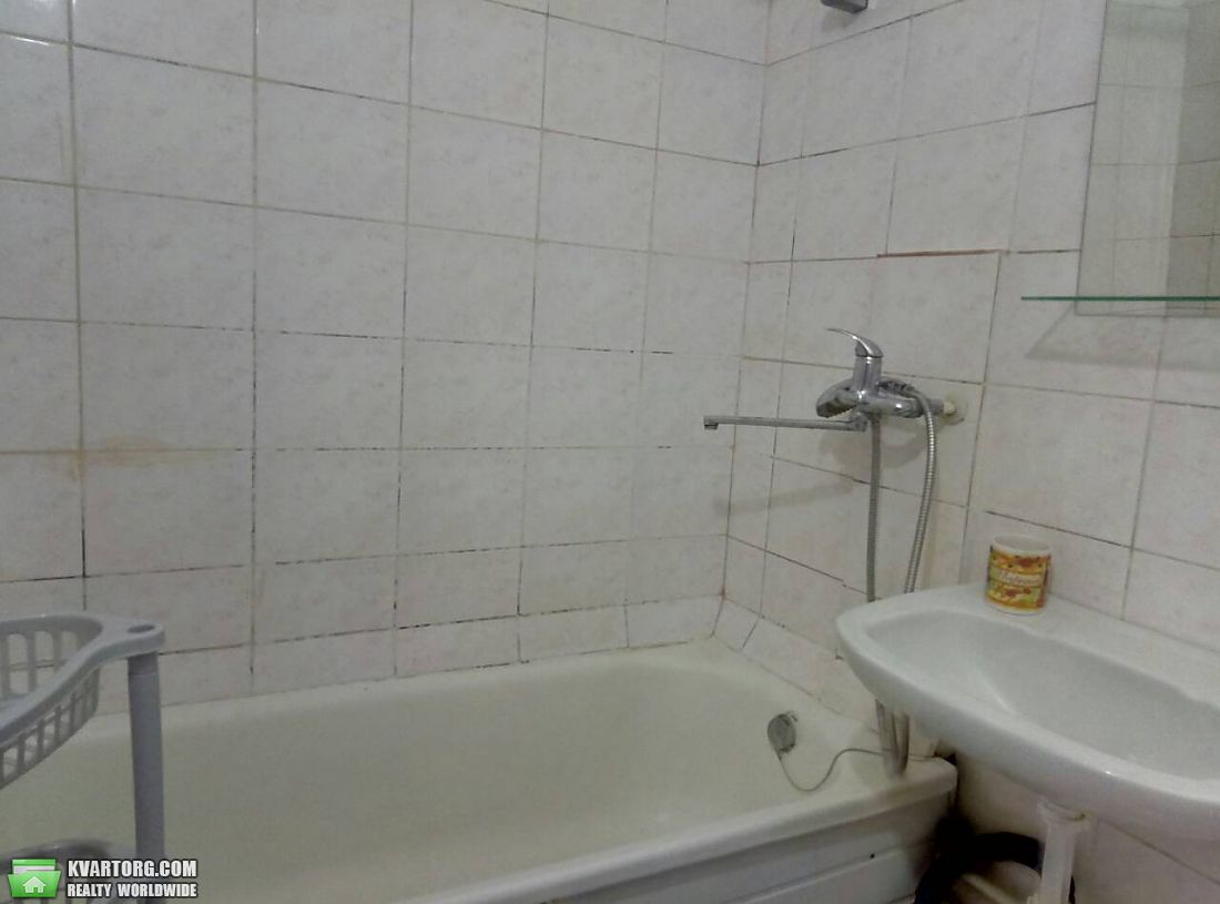 Rent out 1-room apartment. Киев, Баггоутовская — photo 7
