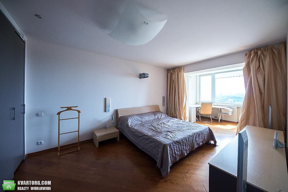 Rent out 4-room apartment. Киев,  Клиническая — photo 7