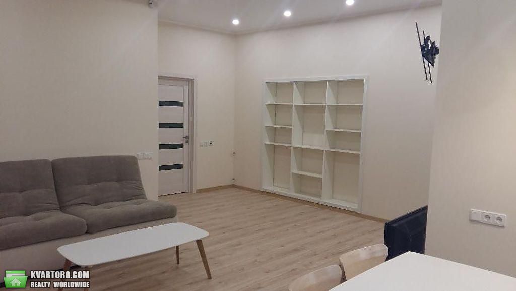 Rent out 2-room apartment. Киев,  Верхний Вал — photo 2