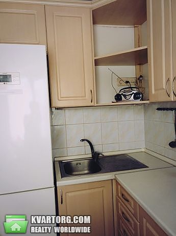 Rent out 2-room apartment. Киев, Соборности проспект — photo 2