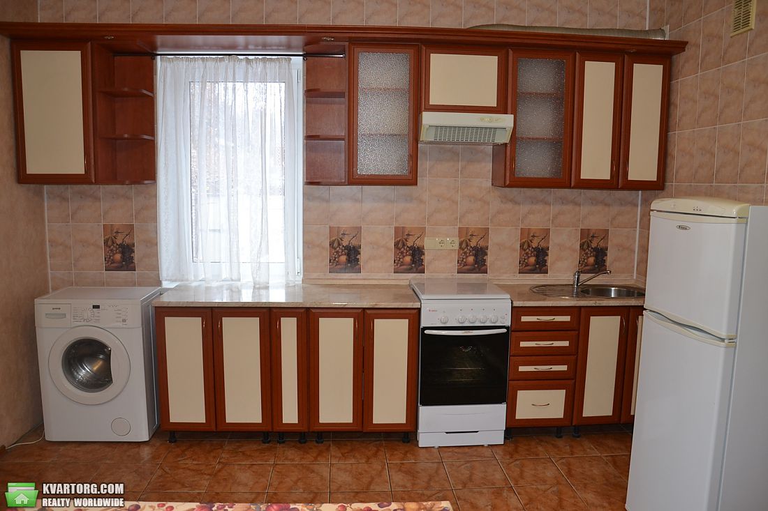 Rent out 2-room apartment. Киев,  Волжская — photo 3