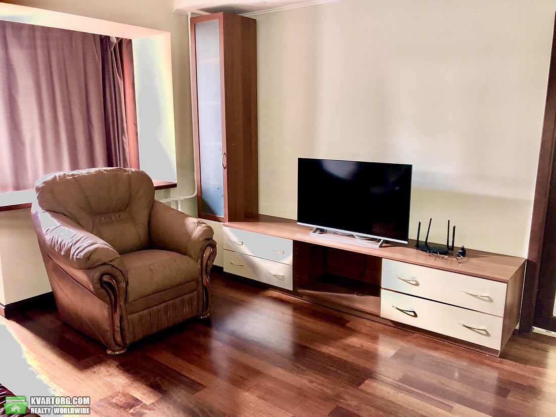 Rent out 3-room apartment. Киев,  Гоголевская — photo 9