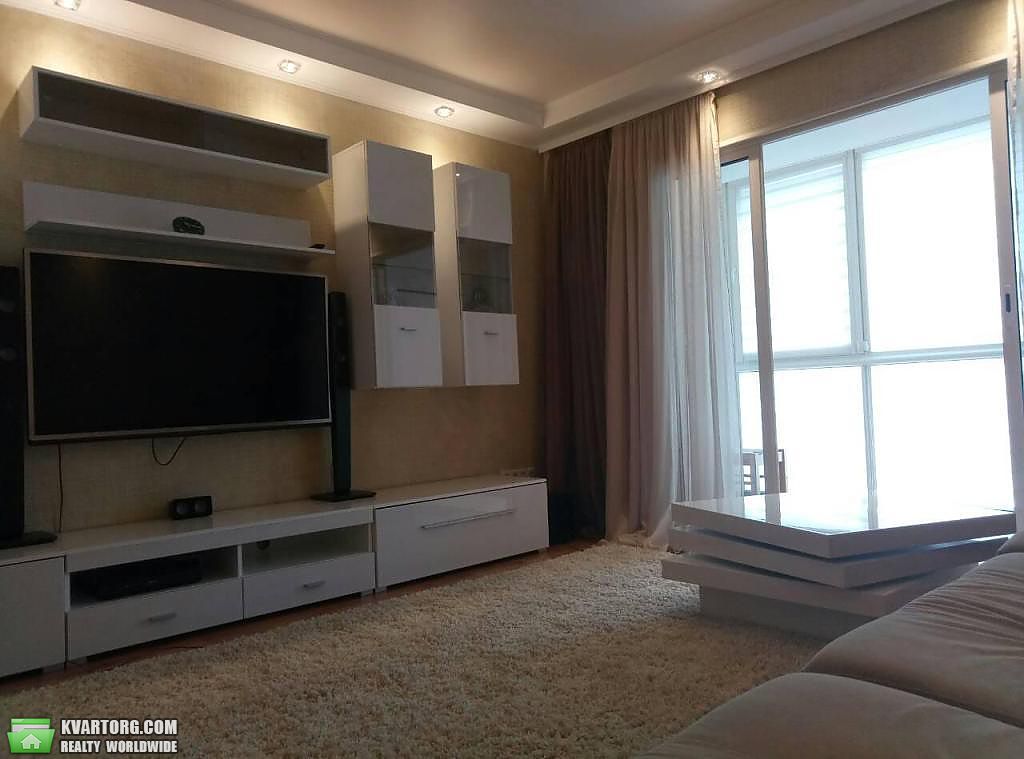Rent out 3-room apartment. Киев,  Тарасовская — photo 2
