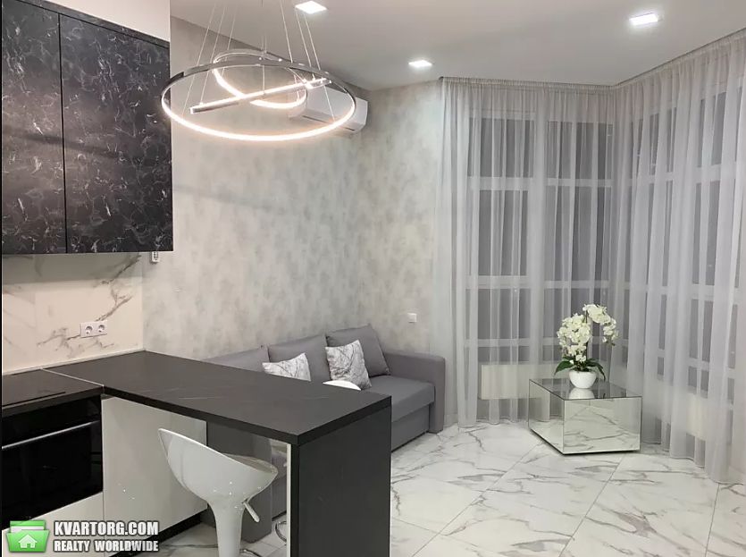 Rent out 1-room apartment. Киев,  Саперное поле — photo 3