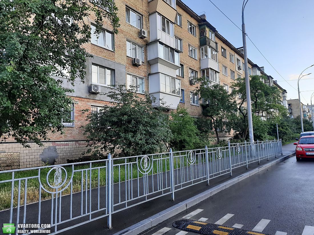 Rent out 1-room apartment. Киев, Алма-Атинская — photo 1