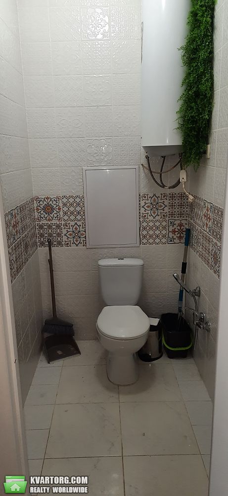 Rent out 1-room apartment. Киев, Харьковское шоссе — photo 8