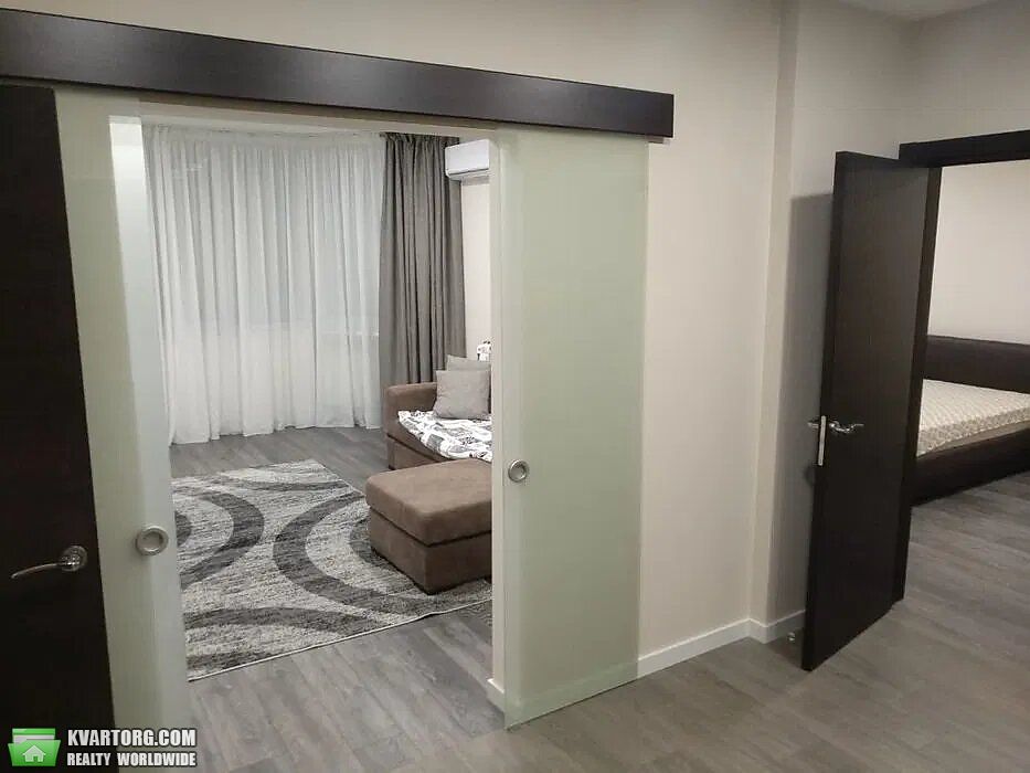Rent out 2-room apartment. Киев,  Бажана — photo 3