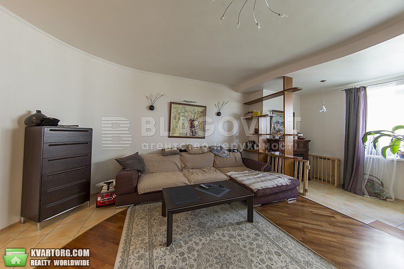 Sell 3-room apartment. Киев,  Подгорная — photo 3