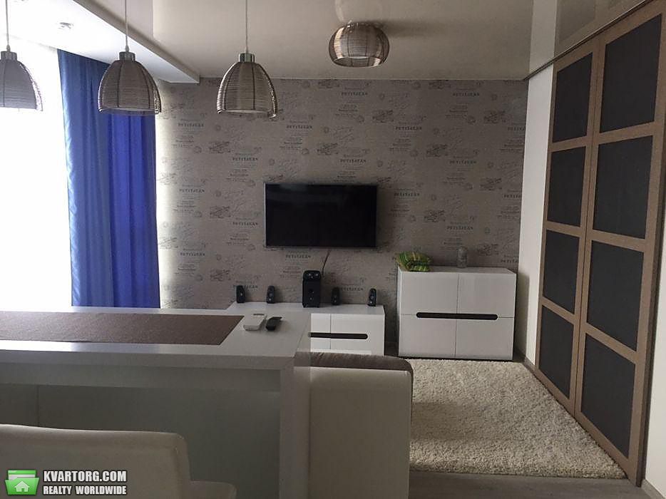 Rent out 2-room apartment. Киев,  Малевныча — photo 2