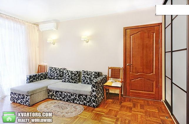 Rent out 2-room apartment. Киев,  Жилянская — photo 2