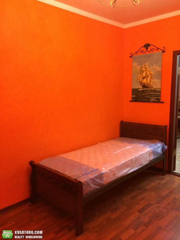Rent out 3-room apartment. Киев,  Мельникова — photo 3