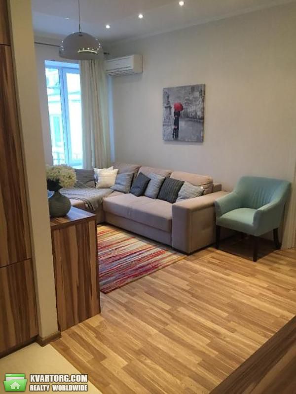 Rent out 2-room apartment. Киев,  Лютеранская — photo 1