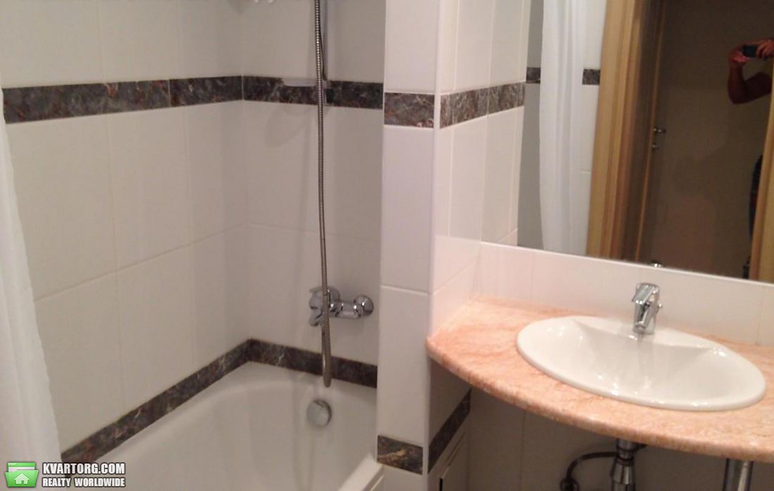 Rent out 2-room apartment. Киев,  Ломоносова — photo 4