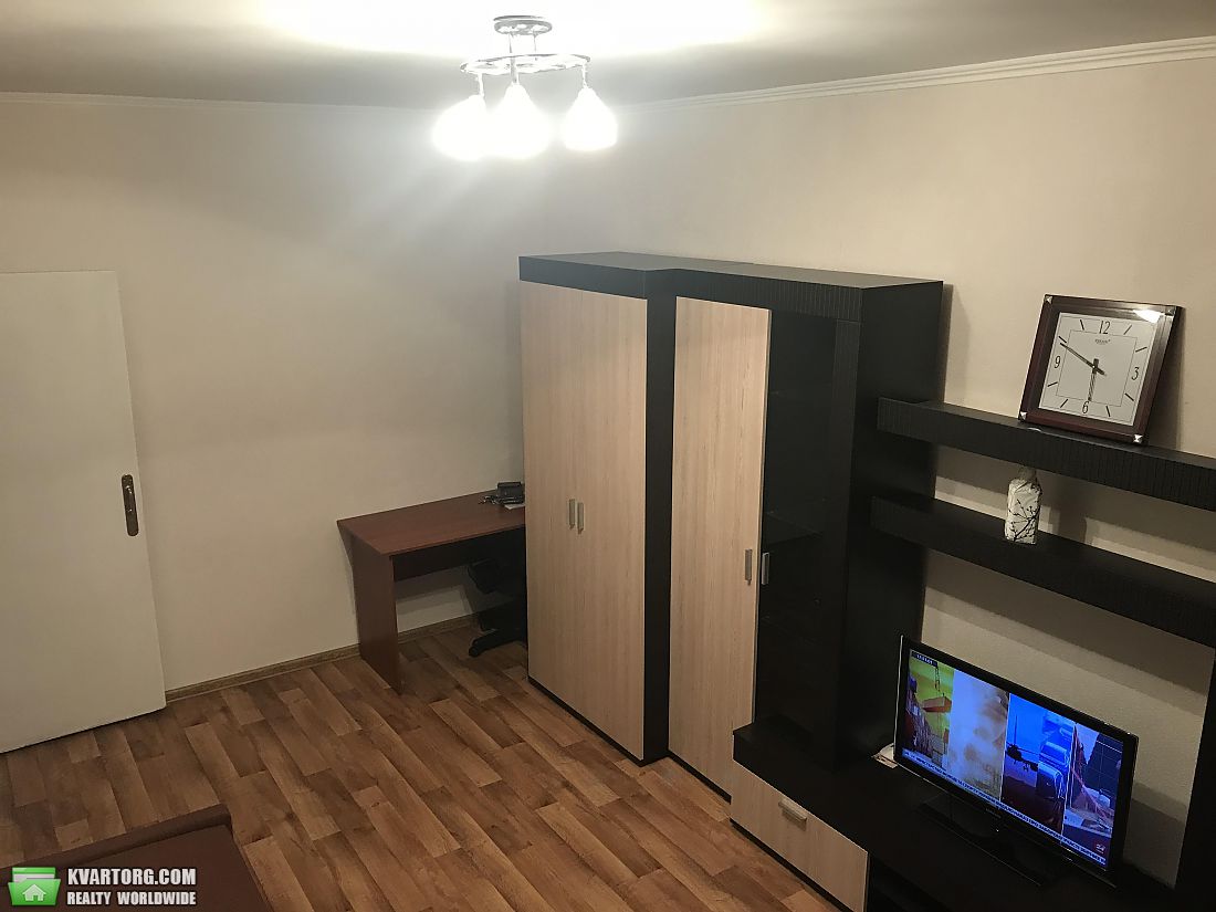 Rent out 1-room apartment. Киев,  Гончара — photo 1