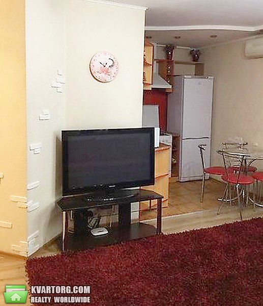 Rent out 2-room apartment. Киев,  Жилянская — photo 9