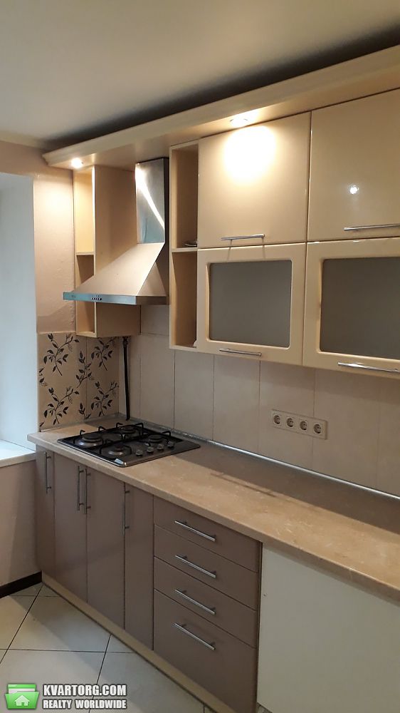 Rent out 2-room apartment. Киев,  Дегтяревская — photo 8