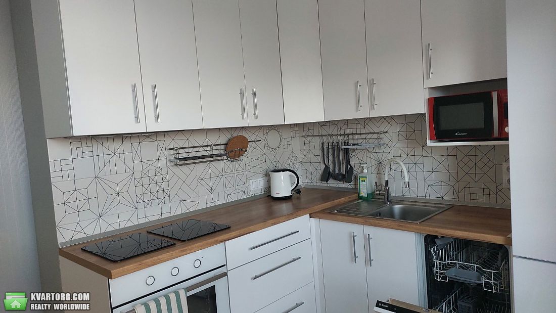 Rent out 1-room apartment. Киев, Нижнеключевая — photo 1
