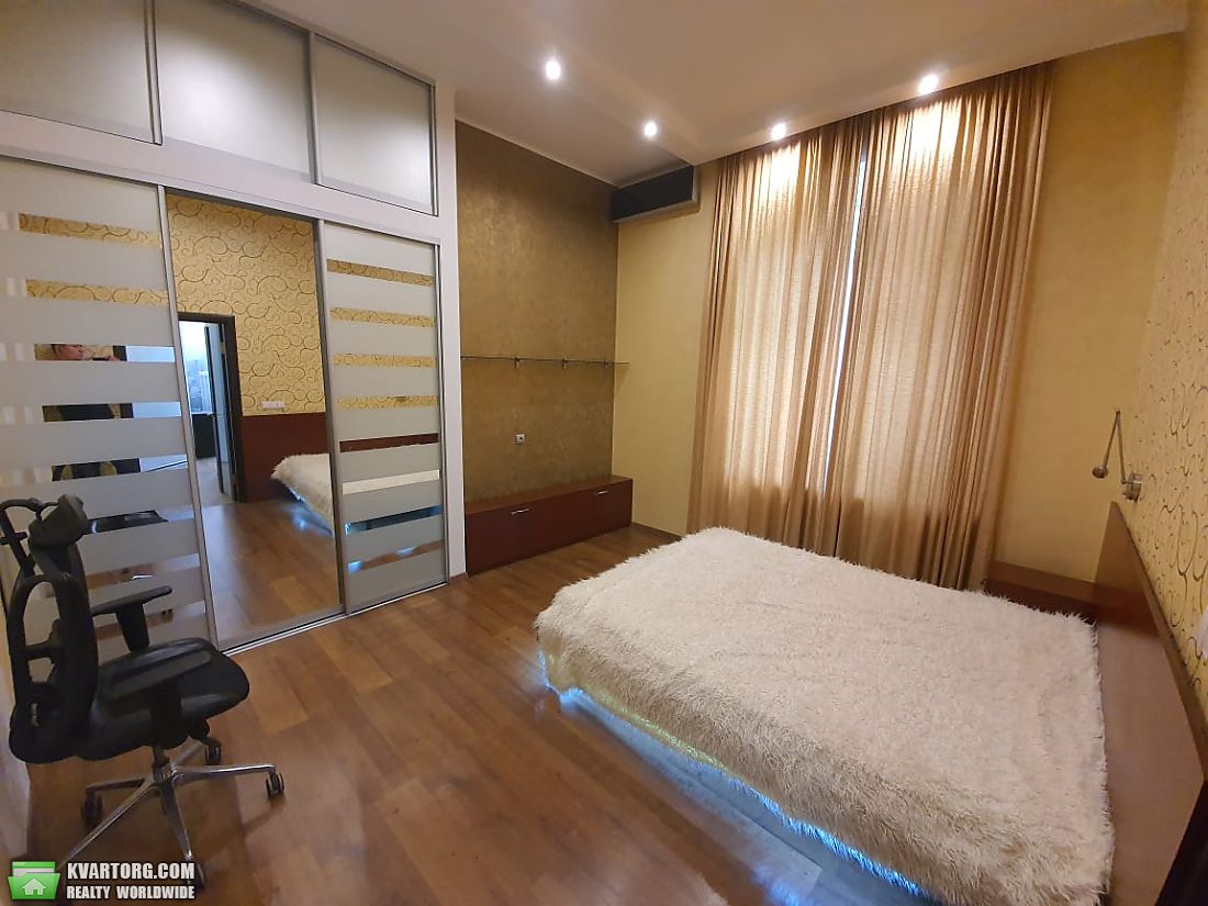 Rent out 2-room apartment. Киев,  Большая Васильковская — photo 8