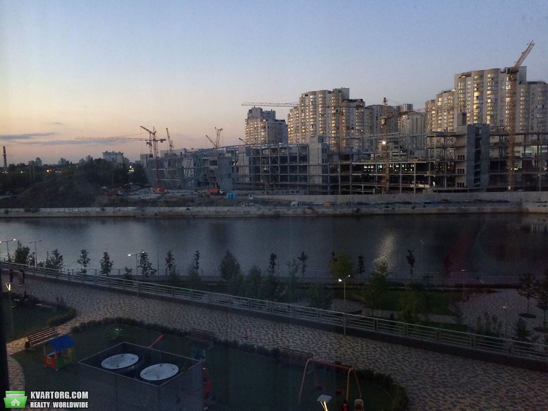 Rent out 2-room apartment. Киев,  Днепровская наб — photo 1