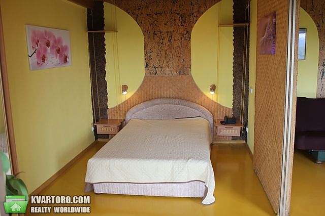 Rent out 2-room apartment. Киев,  Русановская наб — photo 2