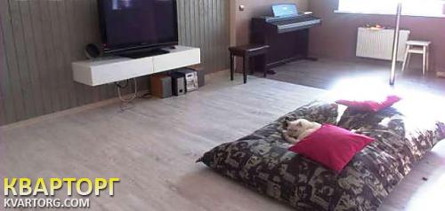 Rent out 3-room apartment. Киев,  Урловская — photo 1