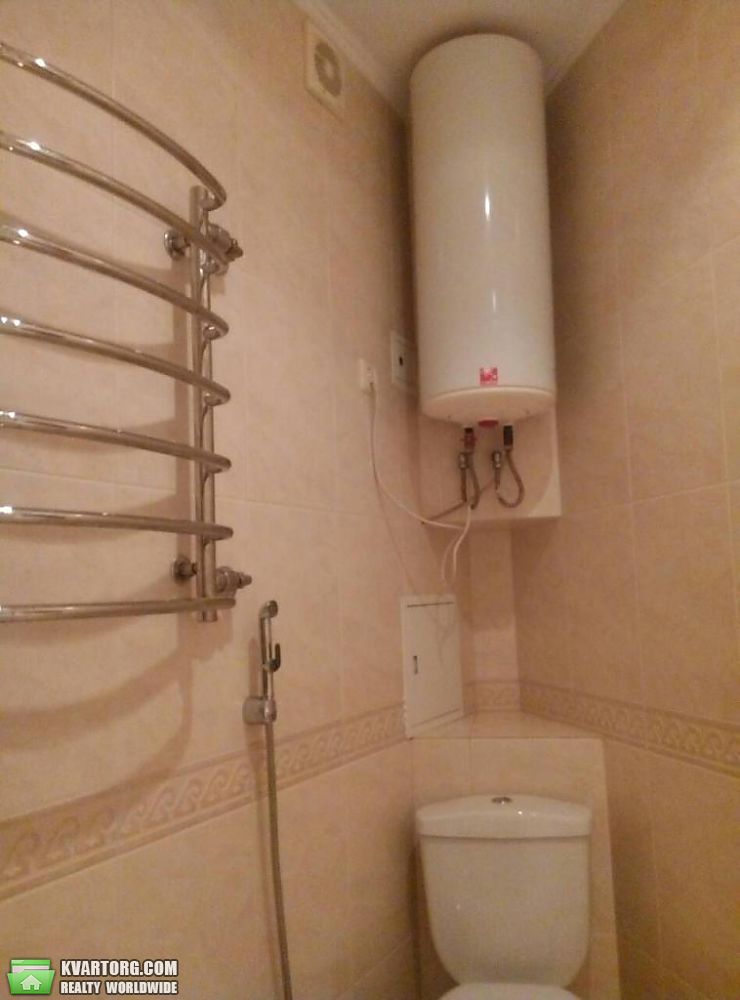 Rent out 2-room apartment. Киев, Раисы Окипной — photo 7