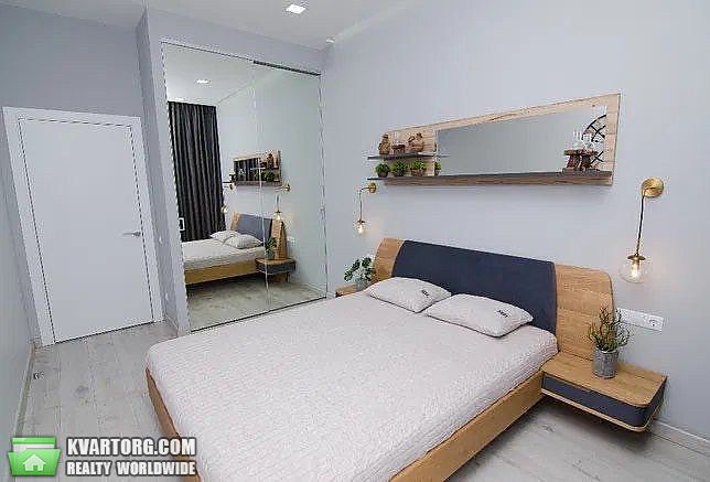Rent out 2-room apartment. Киев,  Саперное поле — photo 1