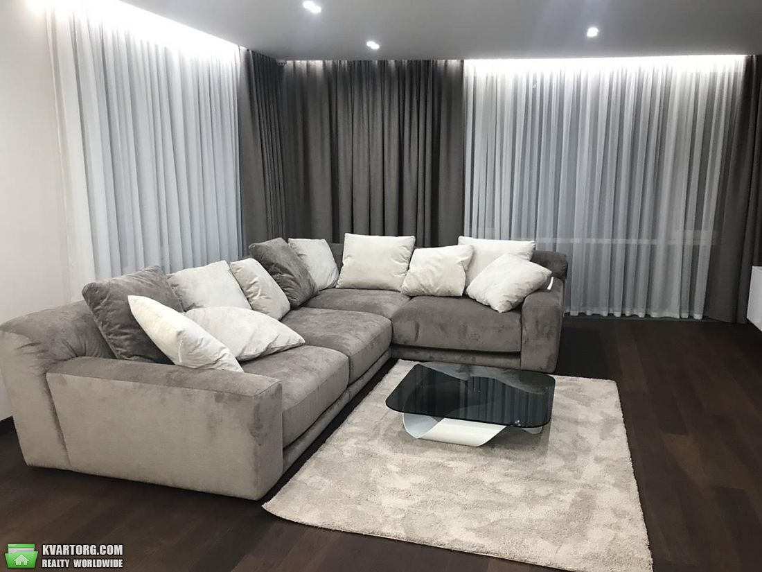 Rent out 4-room apartment. Киев,  Ломоносова — photo 1