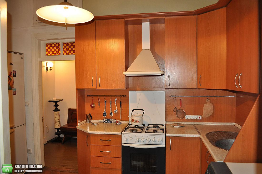 Rent out house. Киев, ул. Льва Толстого — photo 1