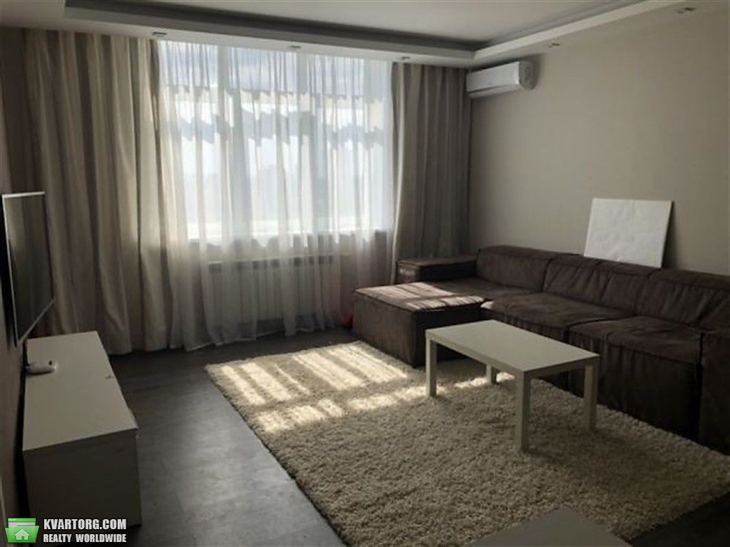 Rent out 3-room apartment. Киев, Краснопольская — photo 1