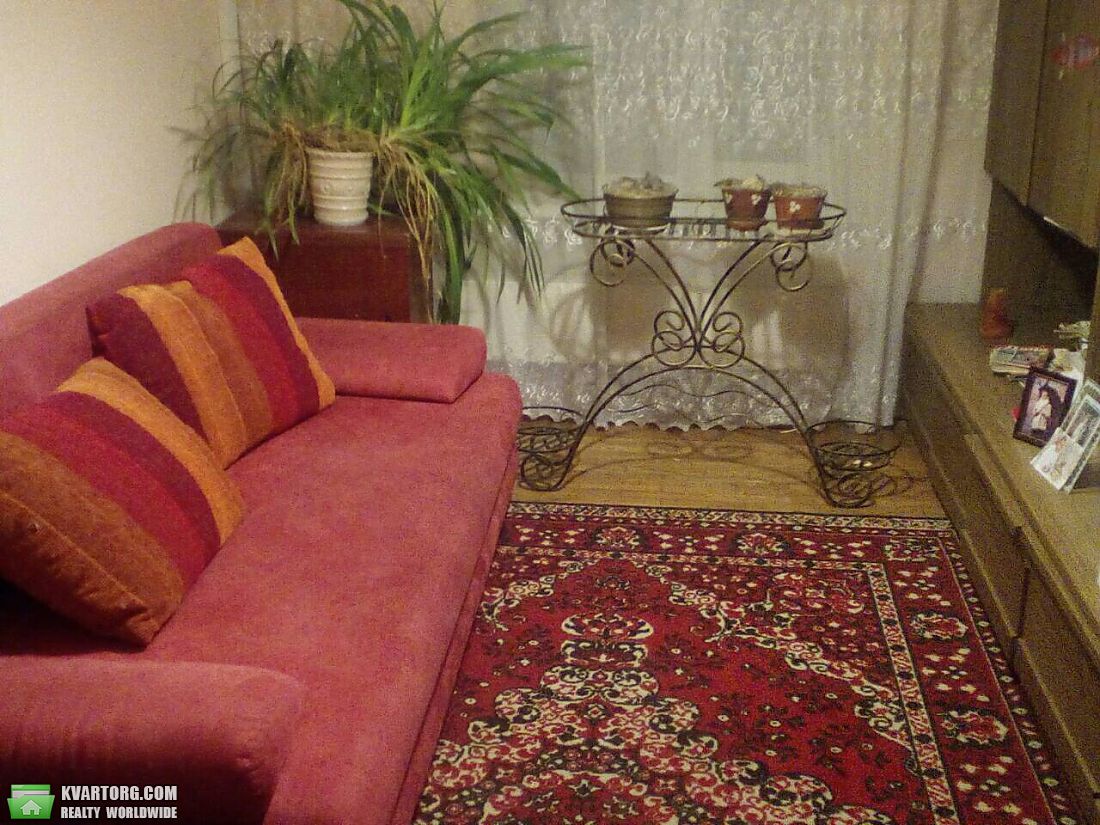 Rent out 3-room apartment. Киев, волгоградская — photo 1