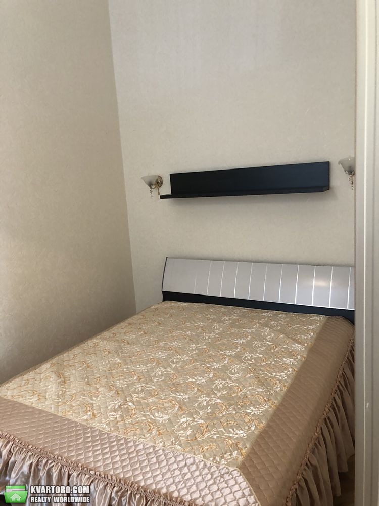Rent out 1-room apartment. Киев,  Франко — photo 3
