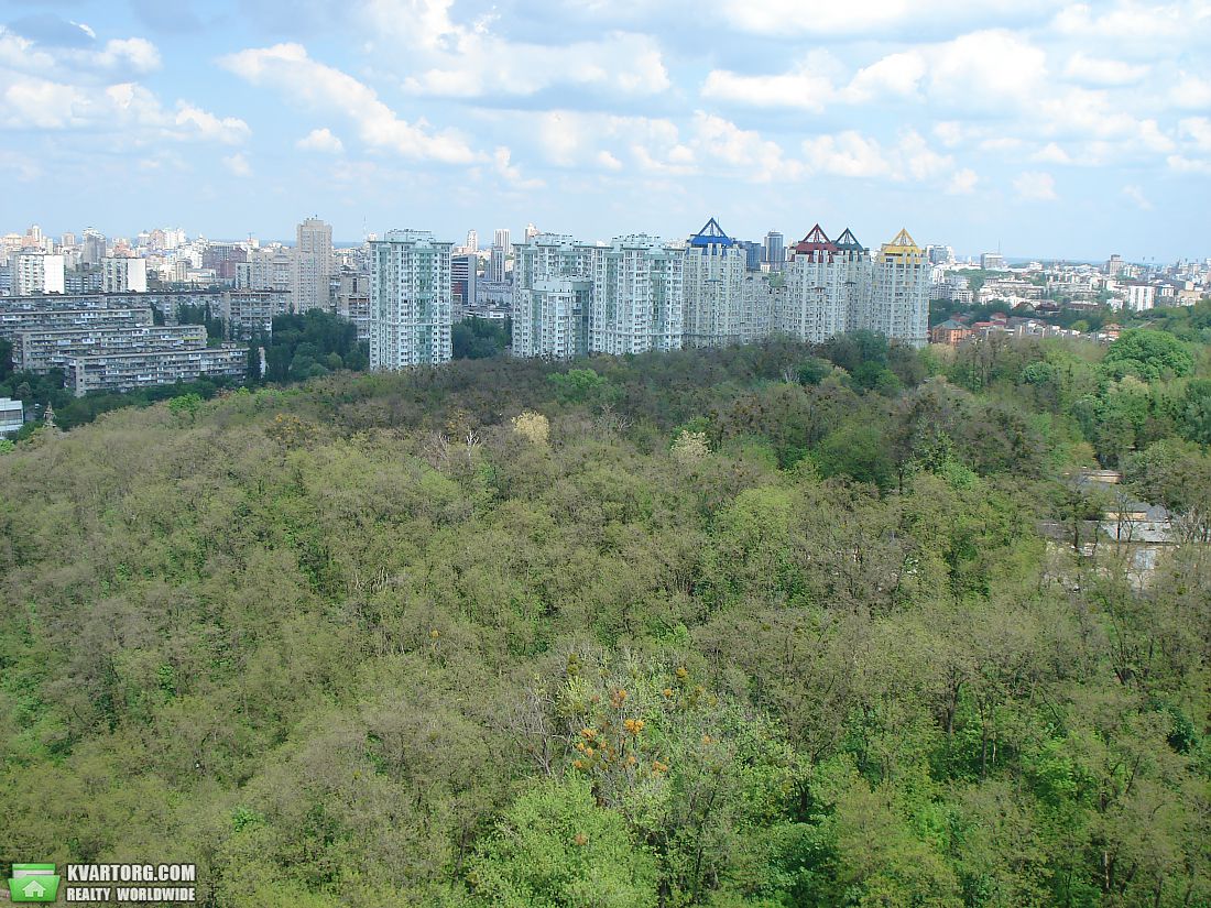 Rent out 3-room apartment. Киев,  Соломенская — photo 2