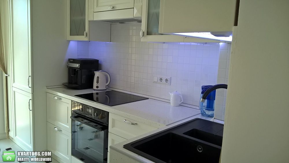 Sell 2-room apartment. Киев,  Ужвий — photo 1