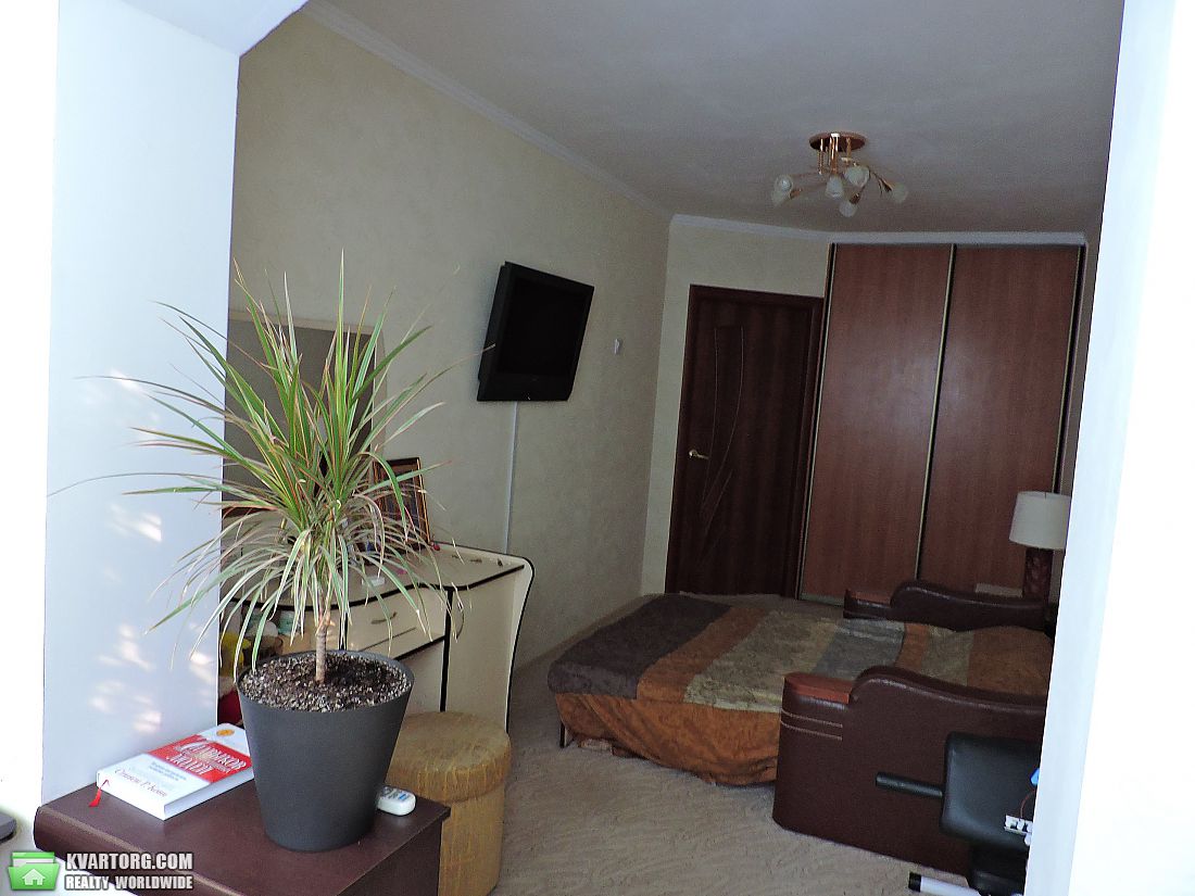 Sell 1-room apartment. Киев,  Свободы пр — photo 1