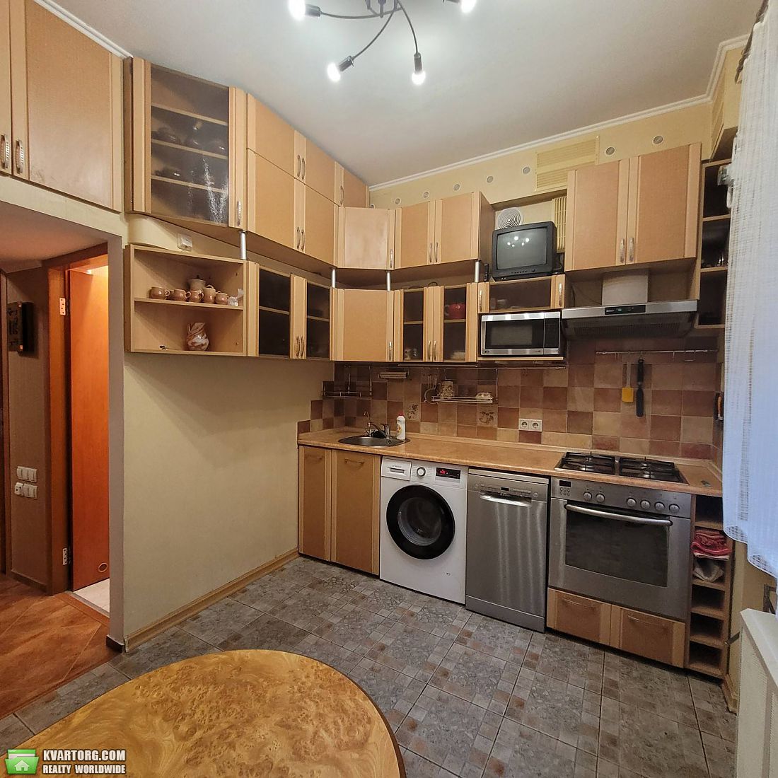 Rent out 2-room apartment. Киев,  Кудрявская — photo 1