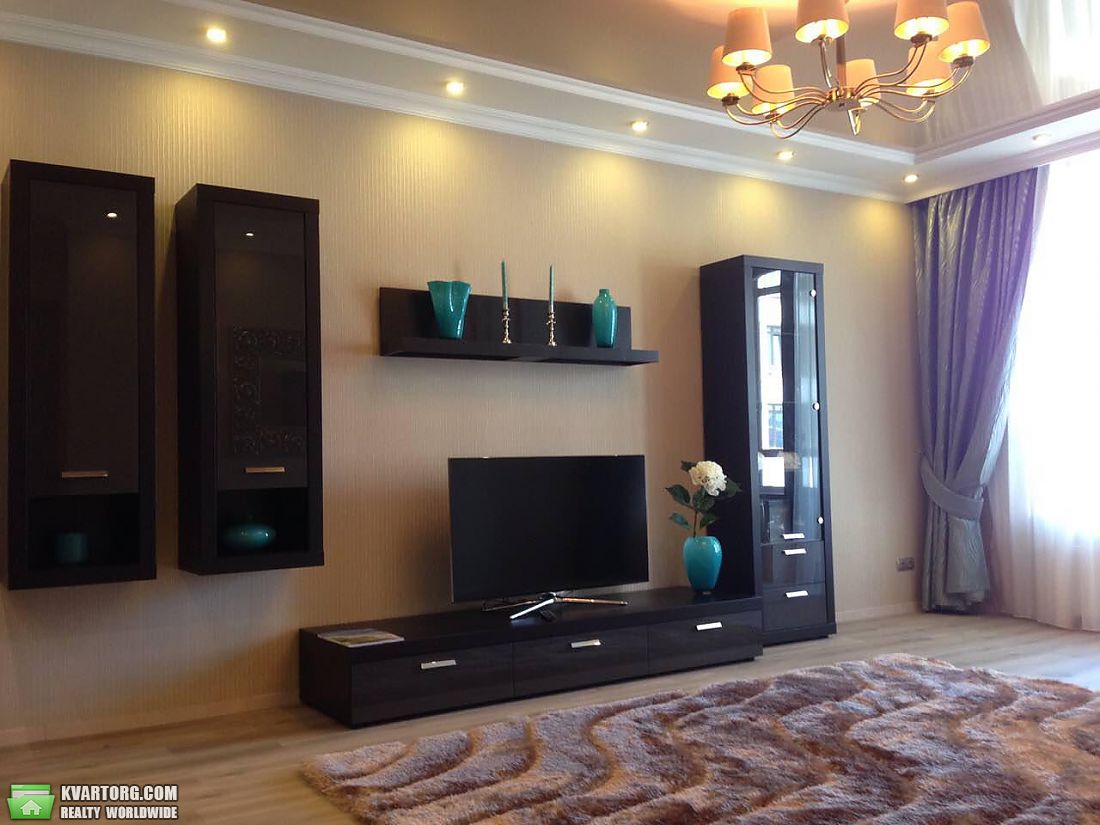 Rent out 3-room apartment. Киев,  Жилянская — photo 3