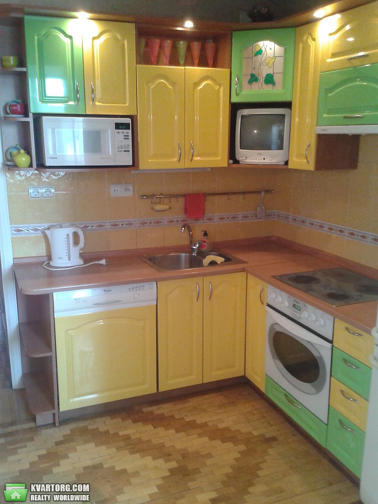Rent out 3-room apartment. Киев, Ахматовой — photo 1