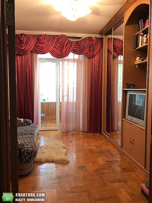 Rent out 3-room apartment. Киев,  Шота Руставели — photo 3